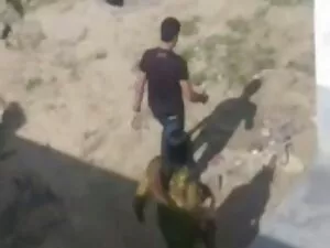 आदमी की जरूरत है, जो ...