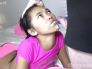 एक गोरा के साथ सुंदर ...