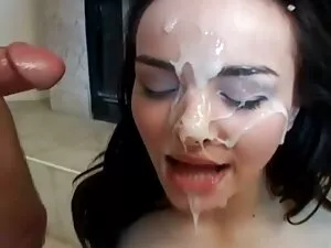 रूसी सौंदर्य फैलता प ...