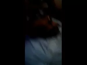 काले आदमी के साथ बड़ ...