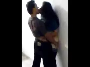 एक माँ के साथ एक आश् ...